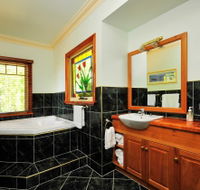 Beauty Point's Pomona Spa Cottages - VIC Tourism