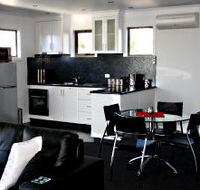 Rosie's Cottage and Town House - VIC Tourism