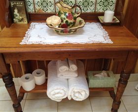 Ellie's Cottage Collection - Ellie's Spa Cottage - VIC Tourism 1