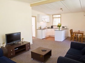 Russell Falls Holiday Cottages - VIC Tourism 1