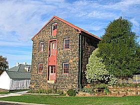 Bluestone Grain Store B&B - VIC Tourism 0