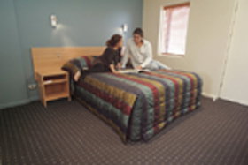 Tandara Hotel Motel - VIC Tourism 1