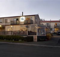 Amos House and Swansea Ocean Villas - VIC Tourism