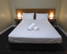 Formby Hotel - VIC Tourism 0