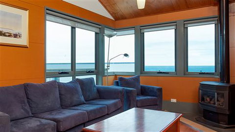 Phillip Island Waterfront House - VIC Tourism 6