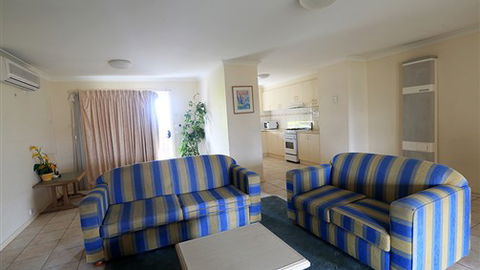 Glen Inn Motel & Apartments - VIC Tourism 1