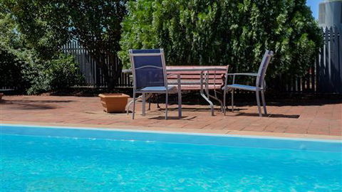 Pioneer Station Motor Inn - VIC Tourism 0