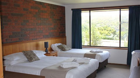 Southern Ocean Motor Inn - VIC Tourism 1