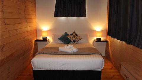 Lakes And Craters Holiday Park - VIC Tourism 1