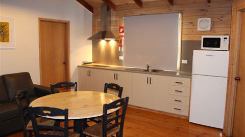 Lakes And Craters Holiday Park - VIC Tourism 2