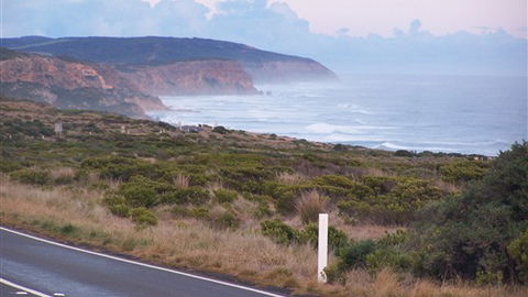 Clifton Beach Lodge - VIC Tourism 6