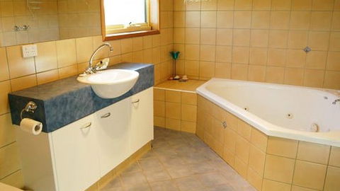 Surfcoast Cottages - VIC Tourism 4