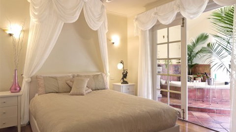 Lakeside Cottage - VIC Tourism 2