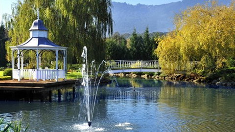 Lakeside Cottage - VIC Tourism 5