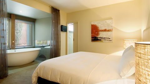 Mineral Spa Villas - VIC Tourism 1