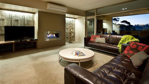 Mineral Spa Villas - VIC Tourism 0