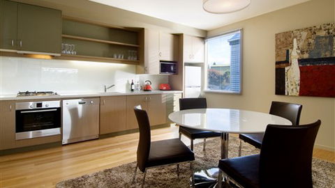 Mineral Spa Villas - VIC Tourism 2