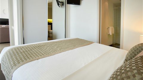 Amity Apartment Hotels - VIC Tourism 3