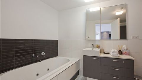 Couples Retreat Lorne Chalet - VIC Tourism 6