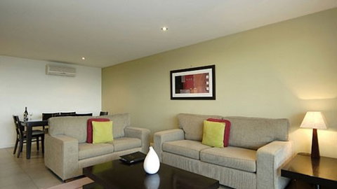 Dolphin Apartments - VIC Tourism 0