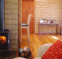 Lyrebird Cottages - VIC Tourism