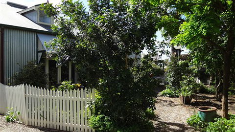 Carlyle House Rutherglen - VIC Tourism 3