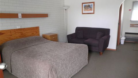 Alfred Motor Inn - VIC Tourism 0