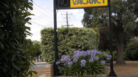 Alfred Motor Inn - VIC Tourism 3