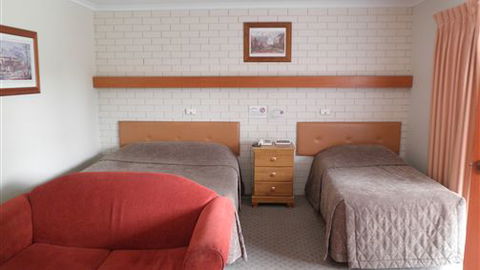 Alfred Motor Inn - VIC Tourism 1