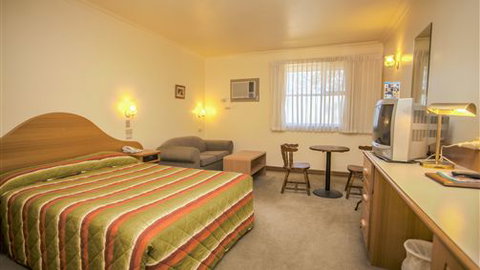 St Georges Motor Inn - VIC Tourism 1