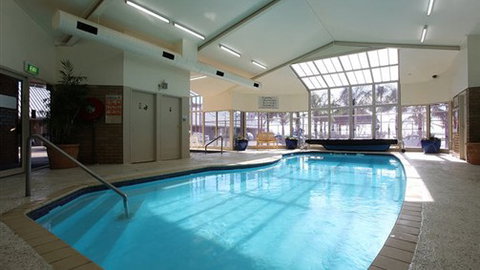 Lake Edge Resort - VIC Tourism 0