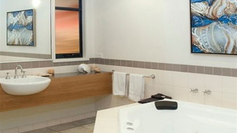 Aireys Inlet Getaway Resort - VIC Tourism 6