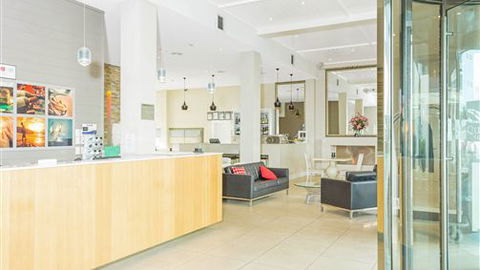 Quality Suites Deep Blue - VIC Tourism 3