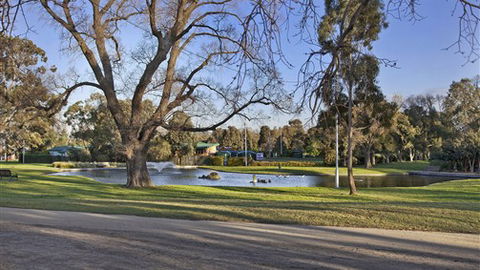 Best Western Melbourne's Princes Park Motor Inn - VIC Tourism 1