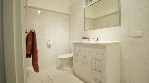 Edinburgh Motor Inn - VIC Tourism 4