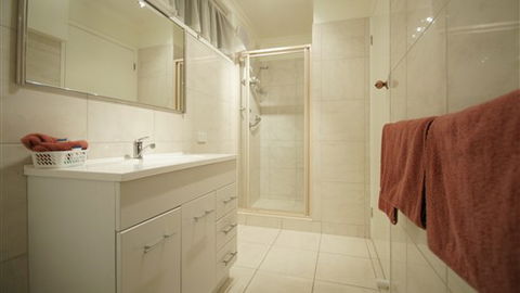 Edinburgh Motor Inn - VIC Tourism 5