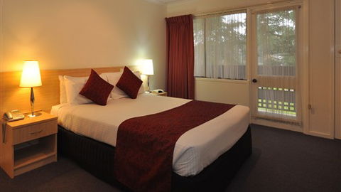 Edinburgh Motor Inn - VIC Tourism 3