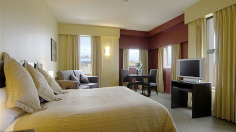 Comfort Inn & Suites City Views - VIC Tourism 0
