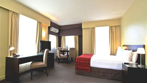 Comfort Inn & Suites City Views - VIC Tourism 1