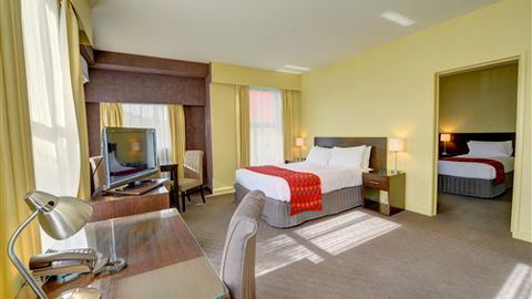 Comfort Inn & Suites City Views - VIC Tourism 5