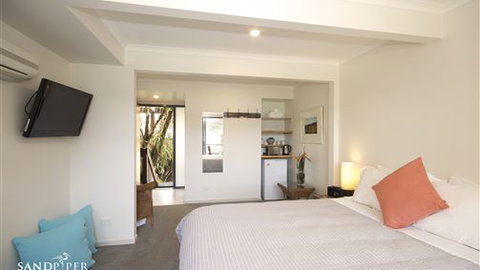 Sandpiper Motel - VIC Tourism 1