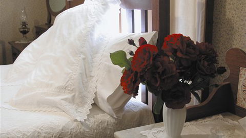 Abergeldie Bed & Breakfast - VIC Tourism 1