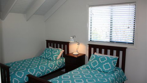 Hidden Treasure At Pirates Bay - VIC Tourism 2