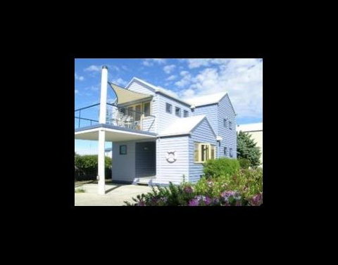 Rayville Boat Houses - VIC Tourism 0