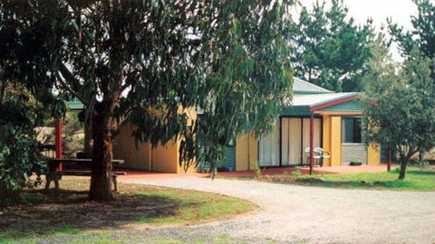 Alvina Holiday Cottages - VIC Tourism 0