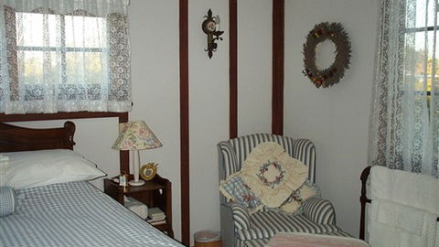 Briarswood Cottage Bed And Breakfast - VIC Tourism 3