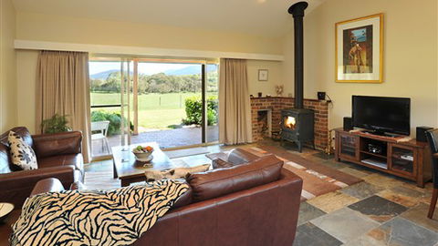 Langbrook Estate Cottages - VIC Tourism 5