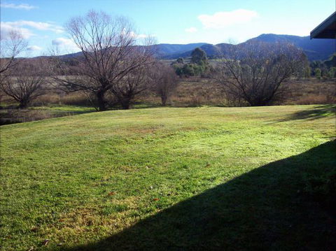 Colonial Inn Guest Rooms - VIC Tourism 3