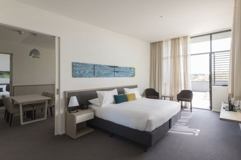 Flinders Hotel - VIC Tourism 6