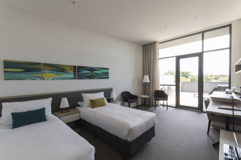 Flinders Hotel - VIC Tourism 7